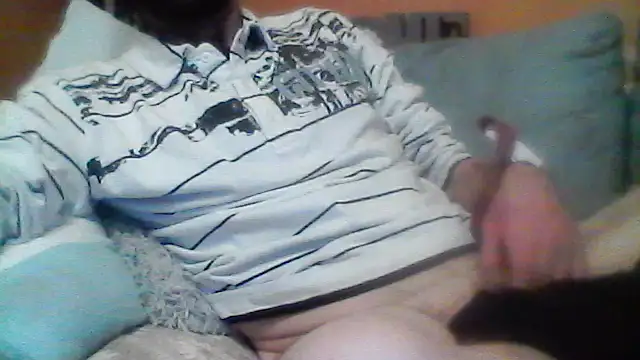 Andre35w online show from December 15, 2025, 5:39 pm