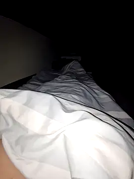 DerechteJunge online show from October 6, 2025, 4:32 am