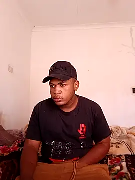 bosszonke123 online show from April 18, 2026, 7:34 am