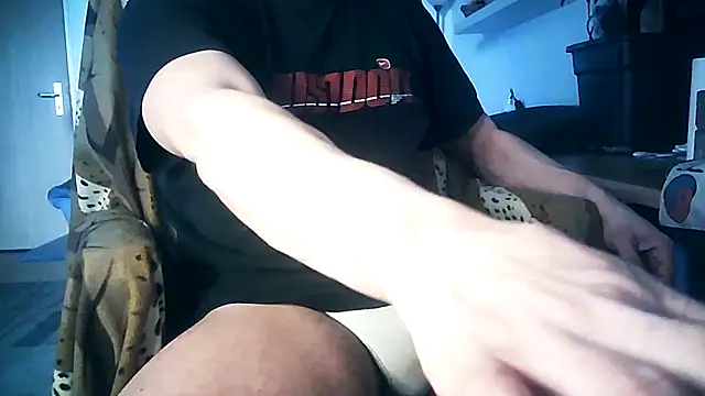 Snapshot of liquidio chatting on March 11, 2025, 11:23 am liquidio online show from March 11, 2025, 11:23 am