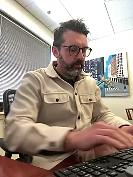 plaintreebull online show from February 24, 2026, 9:02 pm