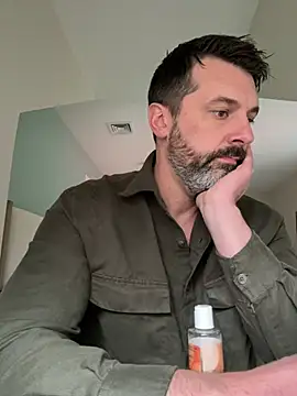 plaintreebull online show from March 16, 2026, 5:06 pm