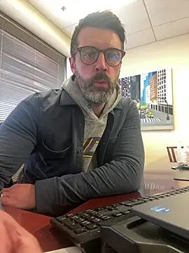 plaintreebull online show from March 20, 2026, 6:35 pm