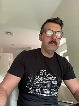 plaintreebull online show from April 24, 2026, 3:14 pm