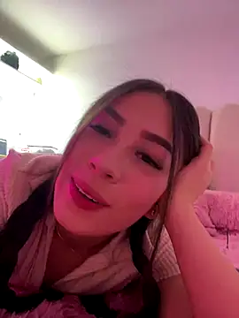 Snapshot of Ivanna_West chatting on December 14, 2025, 1:22 am Ivanna West online show from December 14, 2025, 1:22 am