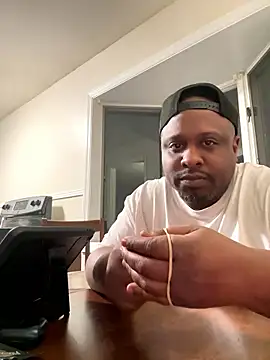 Snapshot of BlueNightsUncle chatting on January 11, 2026, 6:18 am BlueNightsUncle online show from January 11, 2026, 6:18 am