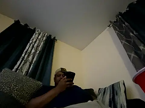 Snapshot of BlueNightsUncle chatting on March 18, 2026, 3:31 am BlueNightsUncle online show from March 18, 2026, 3:31 am