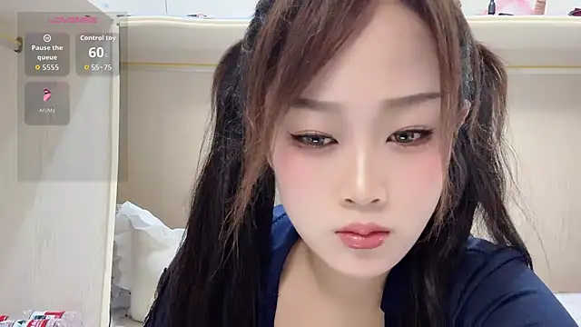 yueyue2003 online show from February 19, 2026, 12:56 pm