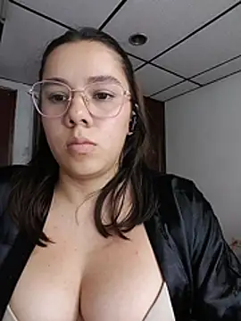 Snapshot of EmmaSulivan chatting on July 11, 2026, 2:14 am EmmaSulivan online show from July 11, 2026, 2:14 am