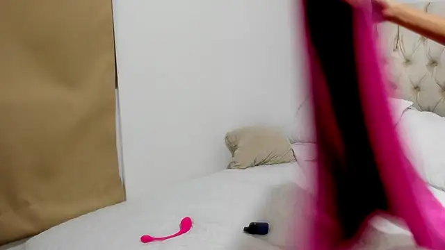 Snapshot of Hotcouple1_Xx chatting on March 11, 2025, 5:38 am Hotcouple1 Xx online show from March 11, 2025, 5:38 am