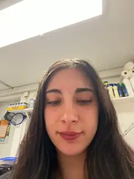 sexymelli18 online show from May 11, 2026, 7:14 am