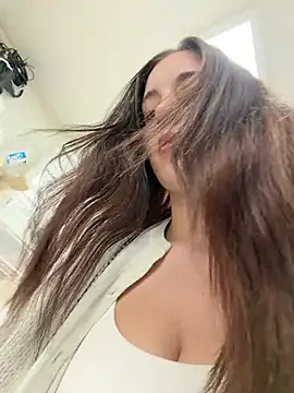 sexymelli18 online show from June 1, 2026, 1:57 pm