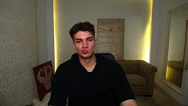 Snapshot of MaxKaiden chatting on October 2, 2025, 4:30 am MaxKaiden online show from October 2, 2025, 4:30 am