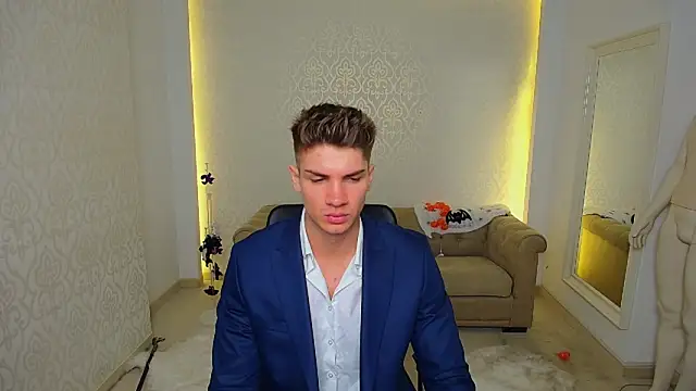 Snapshot of MaxKaiden chatting on October 30, 2025, 5:42 am MaxKaiden online show from October 30, 2025, 5:42 am