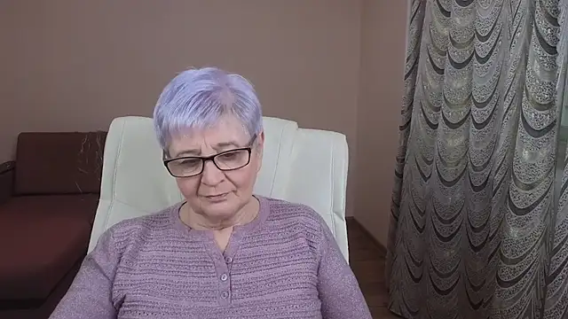 Sandra Snowflake online show from March 12, 2025, 5:24 am