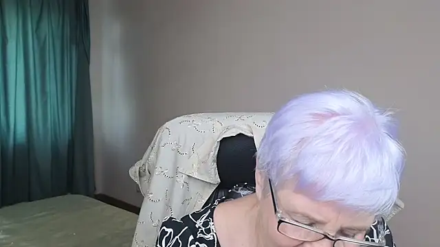 Sandra Snowflake online show from March 15, 2025, 4:46 am