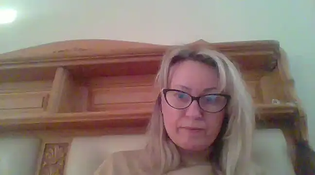 Snapshot of Mary888x chatting on February 21, 2025, 2:27 pm Mary888x online show from February 21, 2025, 2:27 pm
