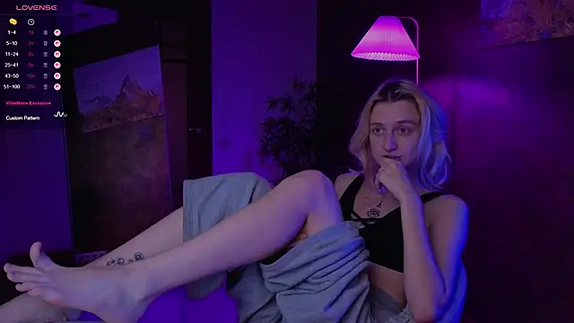 Snapshot of aishiro chatting on October 1, 2025, 9:15 am aishiro online show from October 1, 2025, 9:15 am