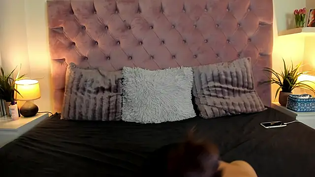 MaiaMini online show from March 5, 2025, 8:32 pm