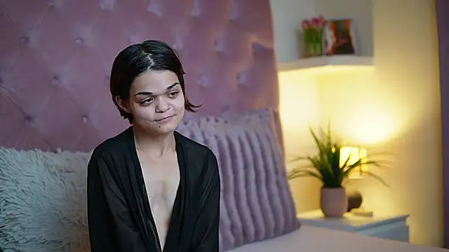 MaiaMini online show from October 19, 2025, 7:03 pm