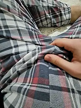 Snapshot of skiciyunis chatting on March 17, 2025, 8:19 pm skiciyunis online show from March 17, 2025, 8:19 pm