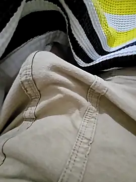 Snapshot of skiciyunis chatting on September 15, 2025, 7:14 pm skiciyunis online show from September 15, 2025, 7:14 pm