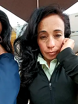 Snapshot of Coeur_de_luxure chatting on February 15, 2025, 8:54 pm Coeur de luxure online show from February 15, 2025, 8:54 pm