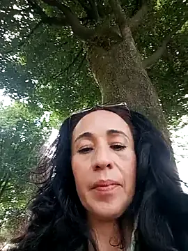 Snapshot of Coeur_de_luxure chatting on February 27, 2025, 5:47 pm Coeur de luxure online show from February 27, 2025, 5:47 pm