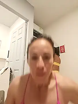 Snapshot of Coeur_de_luxure chatting on March 3, 2025, 10:52 pm Coeur de luxure online show from March 3, 2025, 10:52 pm