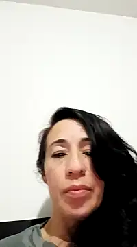 Snapshot of Coeur_de_luxure chatting on March 15, 2025, 10:33 pm Coeur de luxure online show from March 15, 2025, 10:33 pm