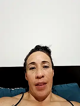 Snapshot of Coeur_de_luxure chatting on March 19, 2025, 2:59 am Coeur de luxure online show from March 19, 2025, 2:59 am