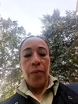 Snapshot of Coeur_de_luxure chatting on October 19, 2025, 12:39 pm Coeur de luxure online show from October 19, 2025, 12:39 pm