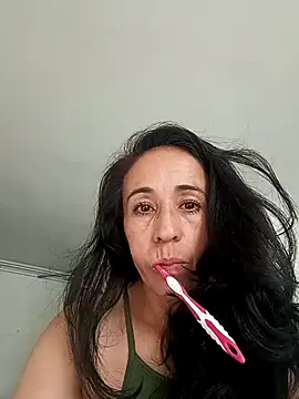 Snapshot of Coeur_de_luxure chatting on November 7, 2025, 10:10 pm Coeur de luxure online show from November 7, 2025, 10:10 pm