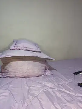 Snapshot of Ohno101 chatting on February 28, 2025, 5:15 pm Ohno101 online show from February 28, 2025, 5:15 pm