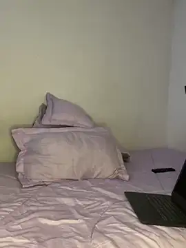 Snapshot of Ohno101 chatting on February 28, 2025, 8:18 pm Ohno101 online show from February 28, 2025, 8:18 pm