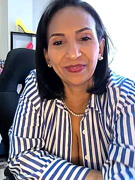 Mrsvictoriaaa online show from April 15, 2026, 7:43 pm