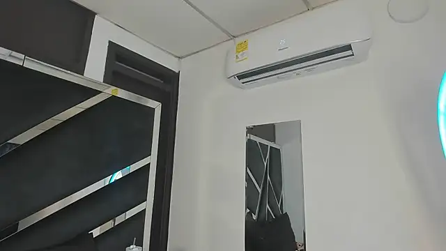 Rubyxht online show from October 17, 2025, 12:52 pm