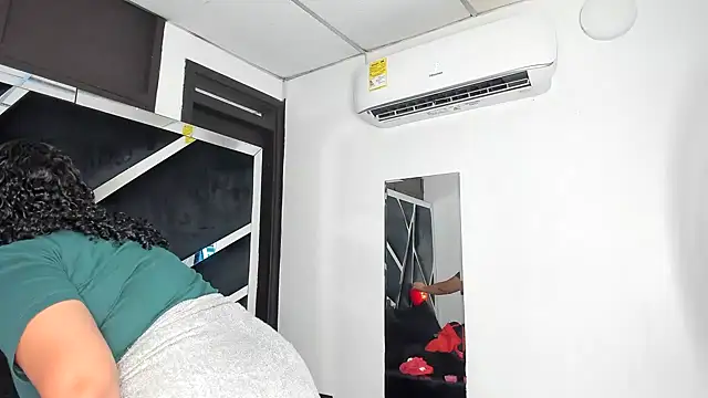 Rubyxht online show from March 5, 2026, 12:56 pm