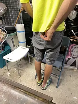 Snapshot of QueenM3 chatting on October 2, 2025, 8:16 pm QueenM3 online show from October 2, 2025, 8:16 pm