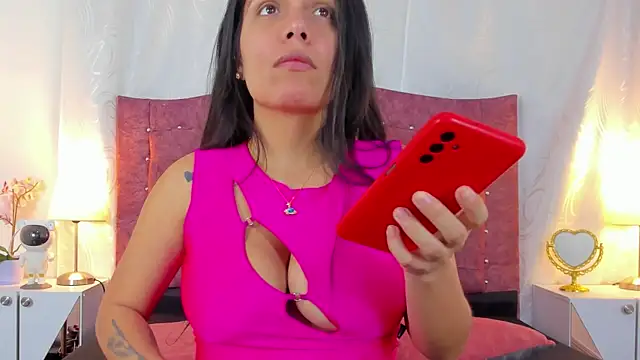 Snapshot of ValentinaGuerra chatting on October 2, 2025, 2:07 am ValentinaGuerra online show from October 2, 2025, 2:07 am