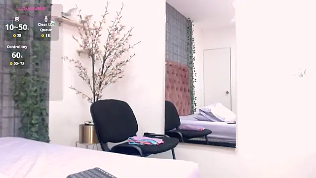 Snapshot of Mia__coluccy chatting on September 28, 2025, 3:56 am Mia coluccy online show from September 28, 2025, 3:56 am