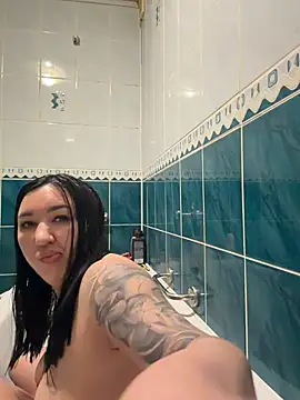 Snapshot of Naughtbaby_2025 chatting on July 17, 2026, 1:29 pm Naughtbaby 2025 online show from July 17, 2026, 1:29 pm