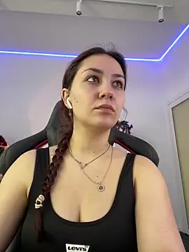 Snapshot of AshleySkott_ chatting on October 28, 2025, 8:29 am AshleySkott online show from October 28, 2025, 8:29 am