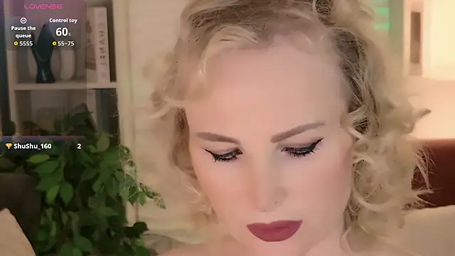 Snapshot of Sandra_Kind chatting on July 19, 2026, 5:33 am Sandra Kind online show from July 19, 2026, 5:33 am