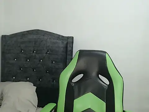 Boy coll online show from April 2, 2026, 6:16 pm