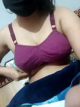 Snapshot of DesiLeela chatting on March 7, 2025, 4:33 pm DesiLeela online show from March 7, 2025, 4:33 pm