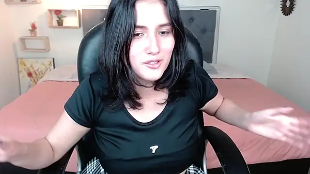 Snapshot of amy_royale chatting on March 15, 2025, 5:19 am amy royale online show from March 15, 2025, 5:19 am