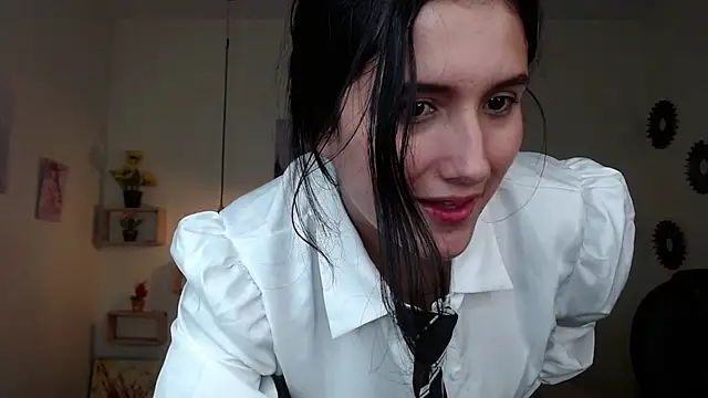 Snapshot of amy_royale chatting on March 15, 2025, 8:26 am amy royale online show from March 15, 2025, 8:26 am