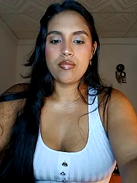 Snapshot of victoria_roussee chatting on September 19, 2025, 4:03 am victoria roussee online show from September 19, 2025, 4:03 am