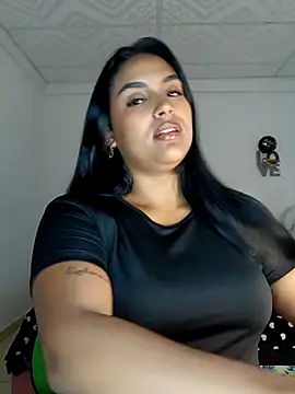 Snapshot of victoria_roussee chatting on September 25, 2025, 3:21 am victoria roussee online show from September 25, 2025, 3:21 am